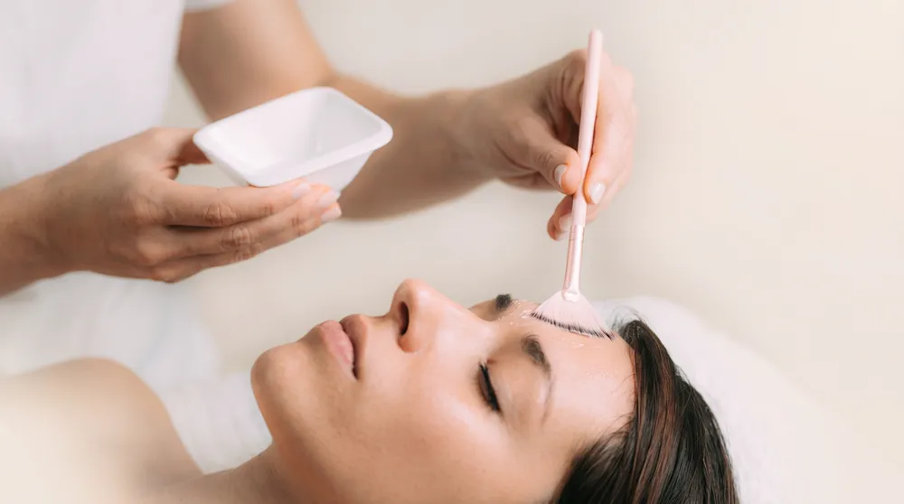 Chemical peel treatment at CHANRI Clinic